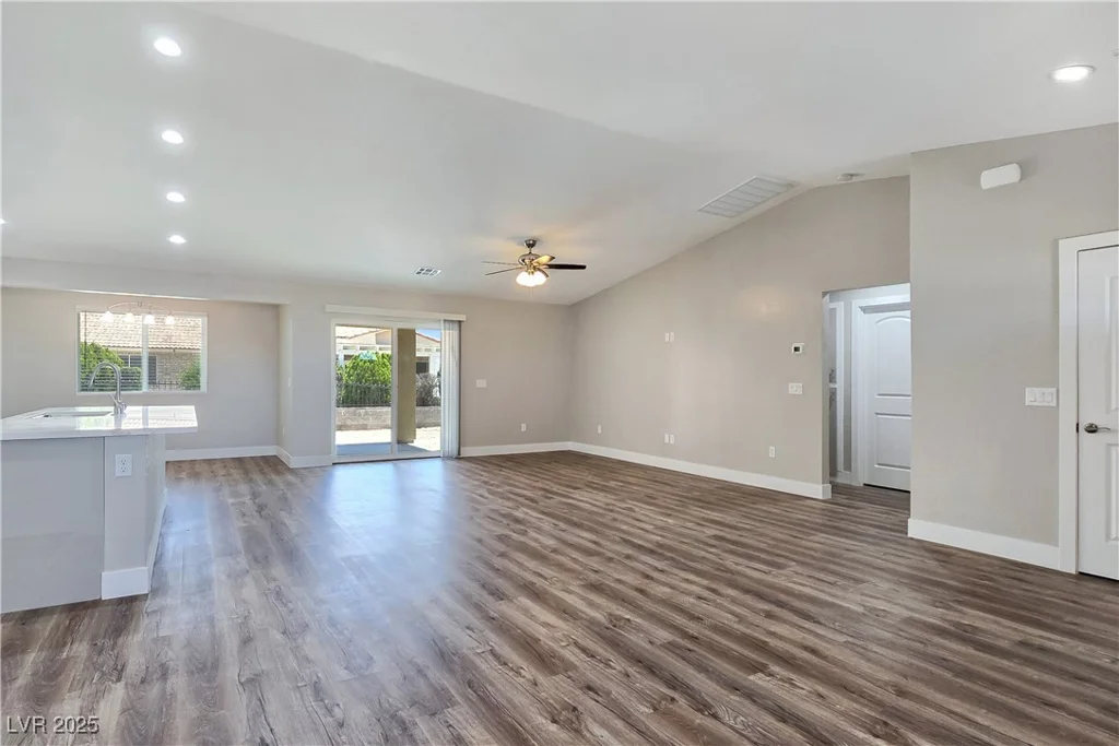 3016 Mount Charleston, Pahrump, NV 89048
