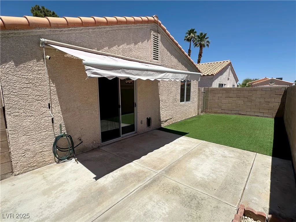2105 KENDALL HILL, Las Vegas, NV 89106