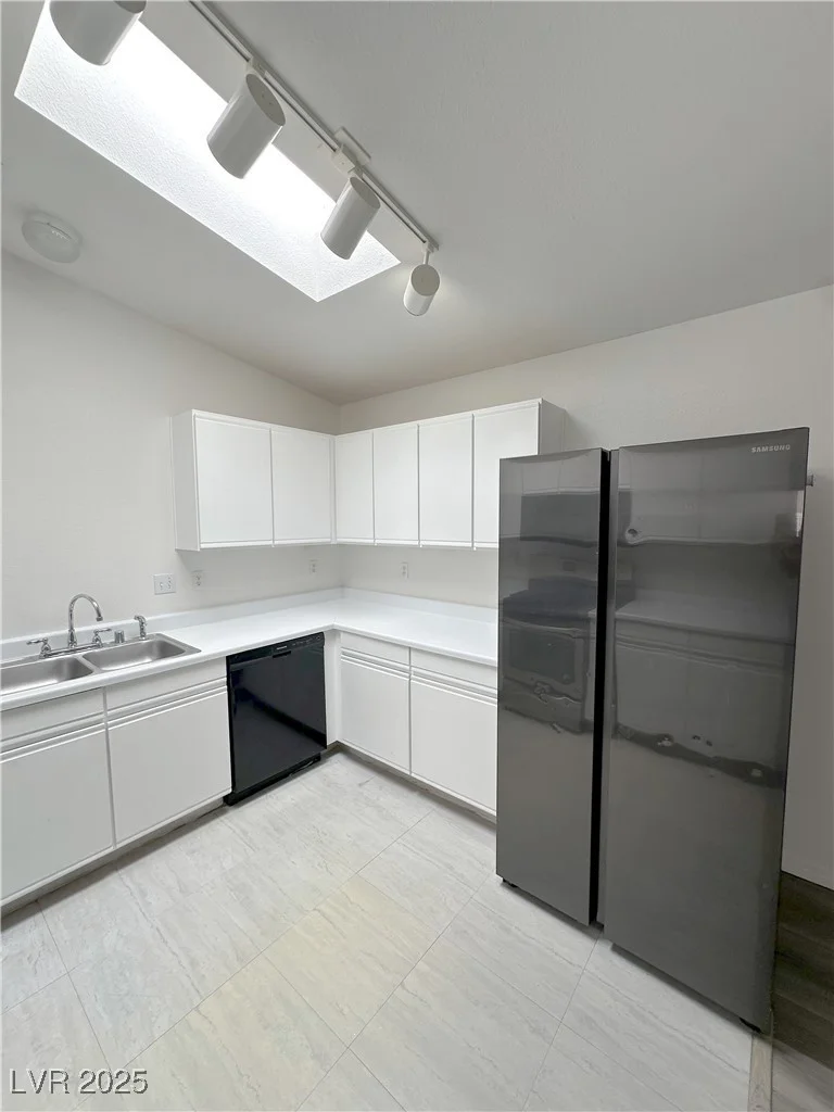 2105 KENDALL HILL, Las Vegas, NV 89106