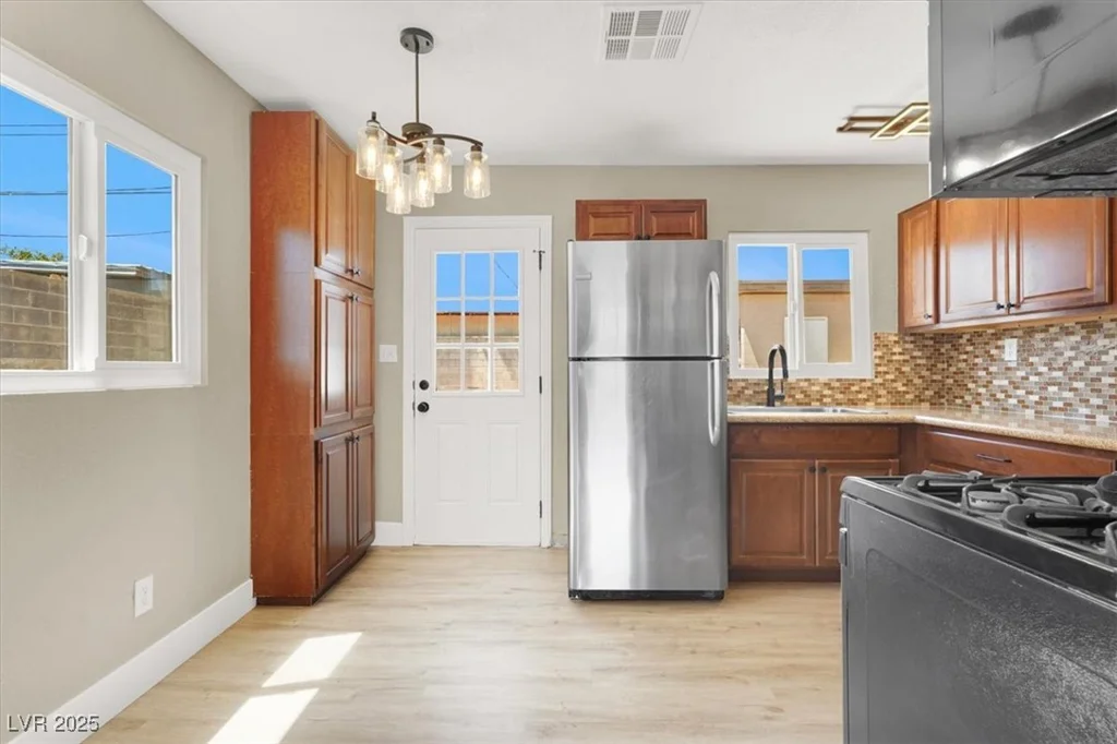 636 Burton, Henderson, NV 89015