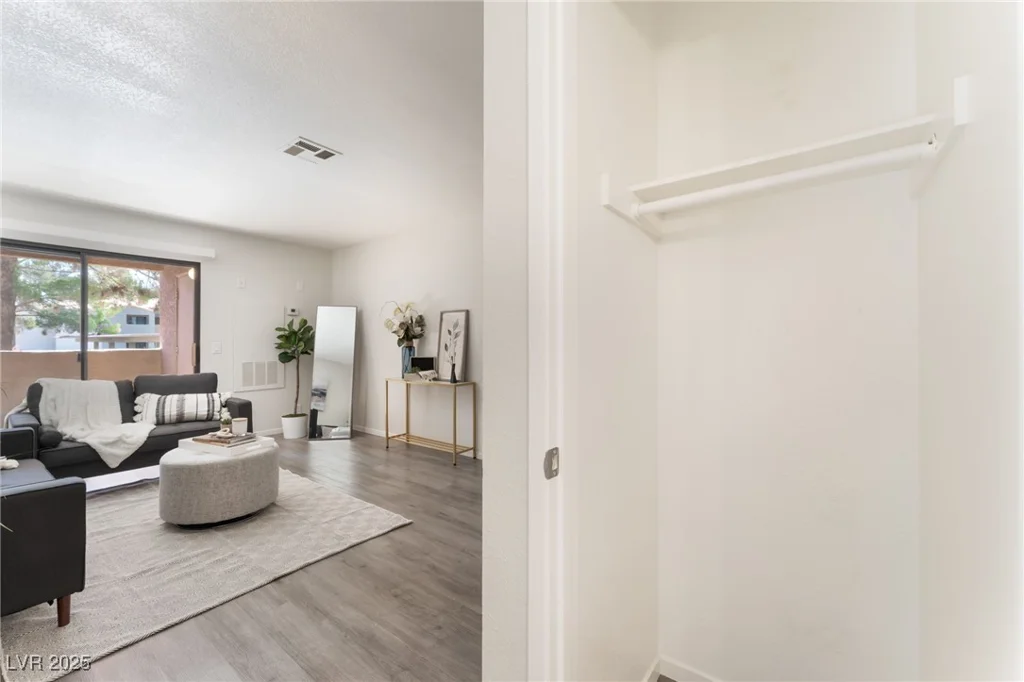 3151 Soaring Gulls, Las Vegas, NV 89128