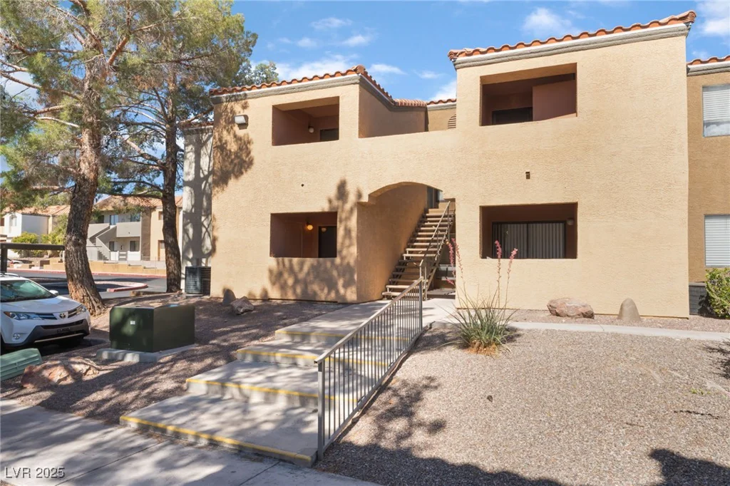 3151 Soaring Gulls, Las Vegas, NV 89128