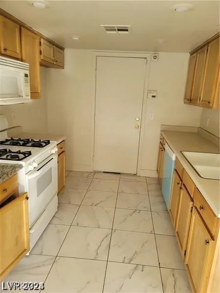 9617 Pine River, Las Vegas, NV 89123