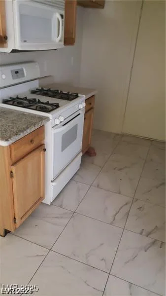 9617 Pine River, Las Vegas, NV 89123