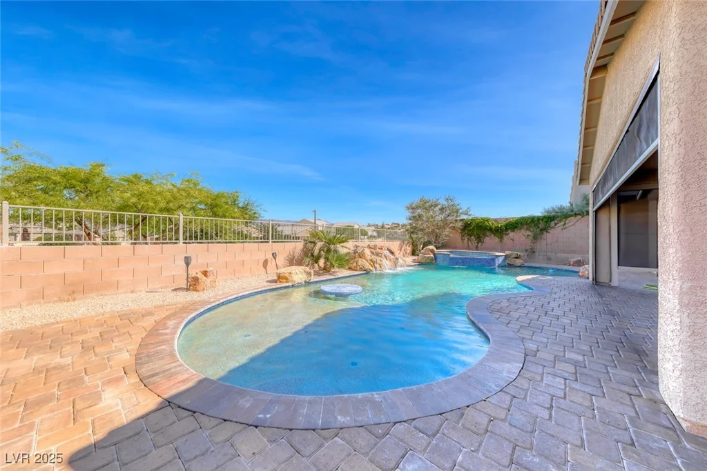 1727 Sonoran Bluff, Henderson, NV 89014