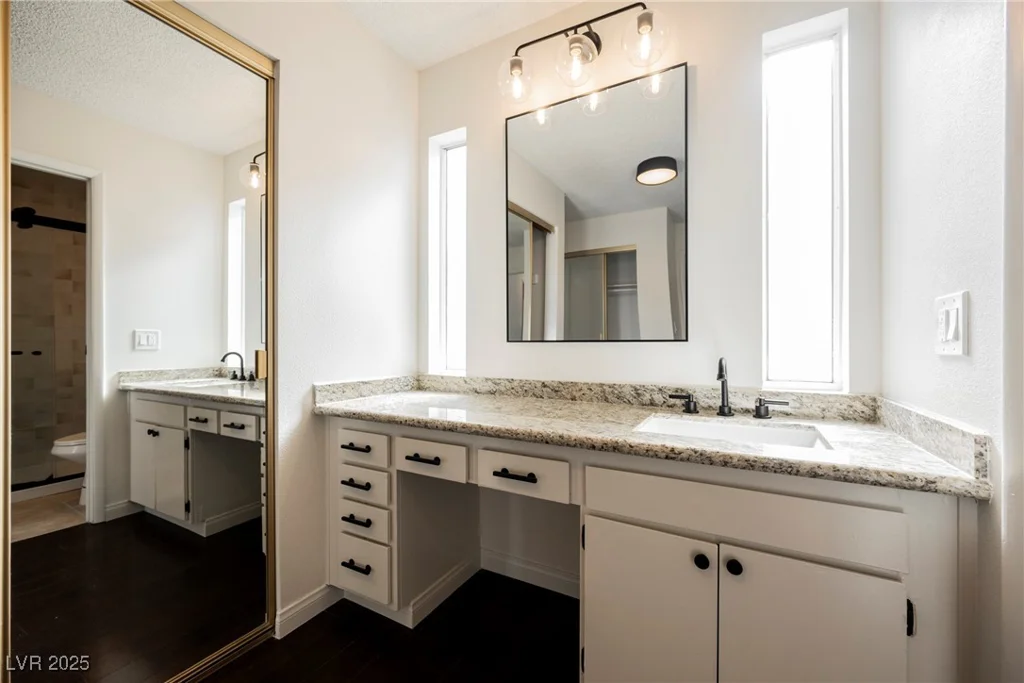 6330 Spring Meadow, Las Vegas, NV 89103