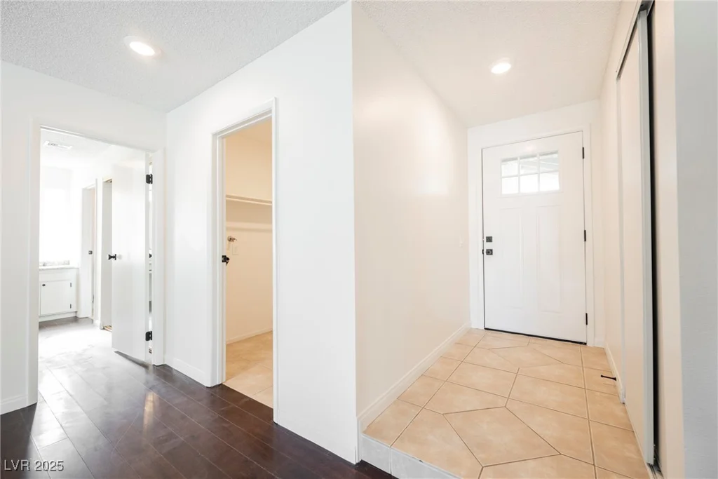 6330 Spring Meadow, Las Vegas, NV 89103