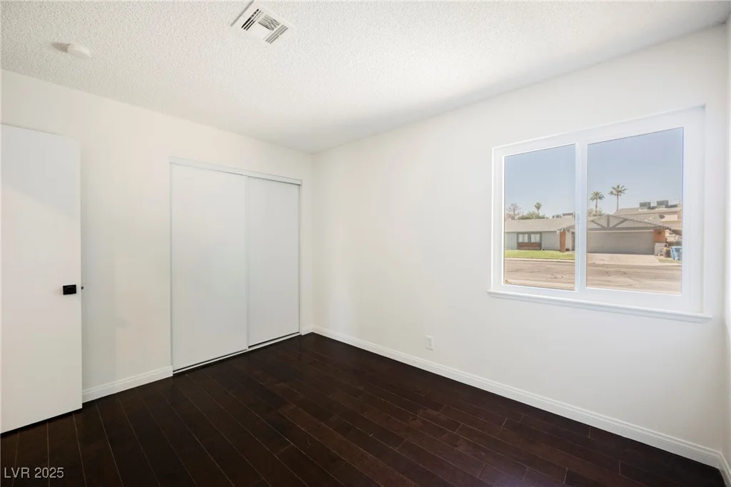 6330 Spring Meadow, Las Vegas, NV 89103