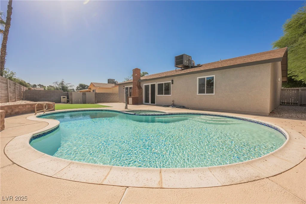 6330 Spring Meadow, Las Vegas, NV 89103