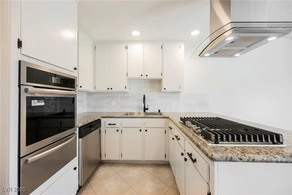 6330 Spring Meadow, Las Vegas, NV 89103