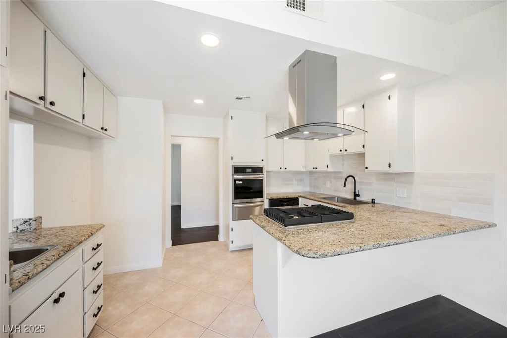 6330 Spring Meadow, Las Vegas, NV 89103
