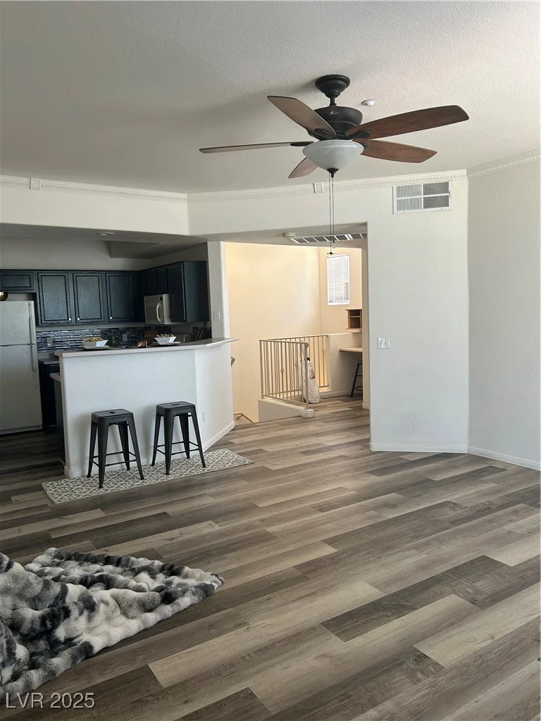 5855 Valley, North Las Vegas, NV 89031