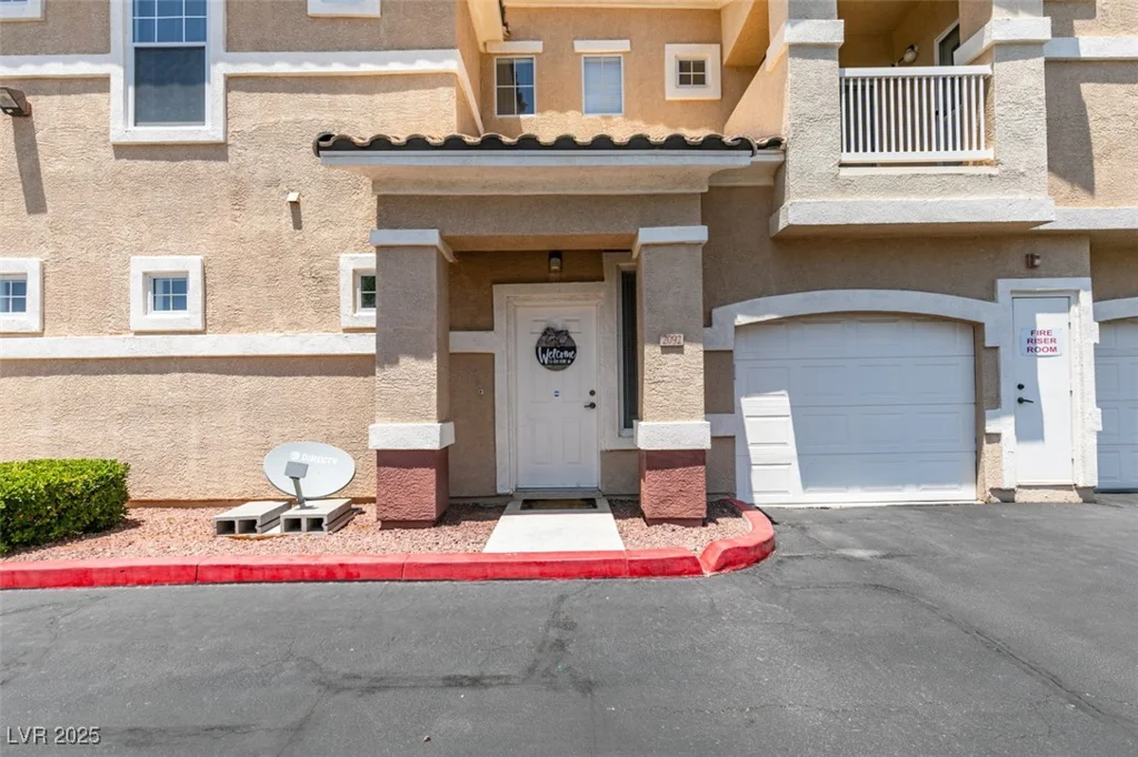 5855 Valley, North Las Vegas, NV 89031
