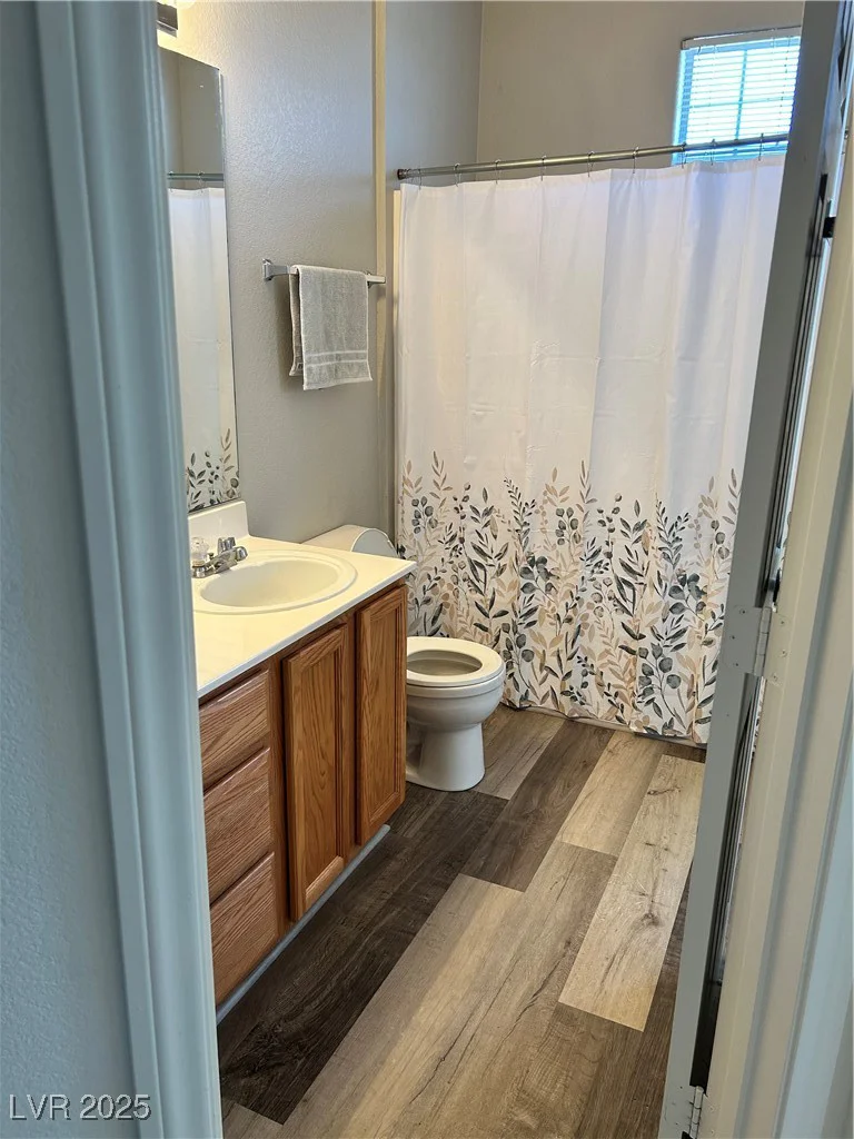 5855 Valley, North Las Vegas, NV 89031