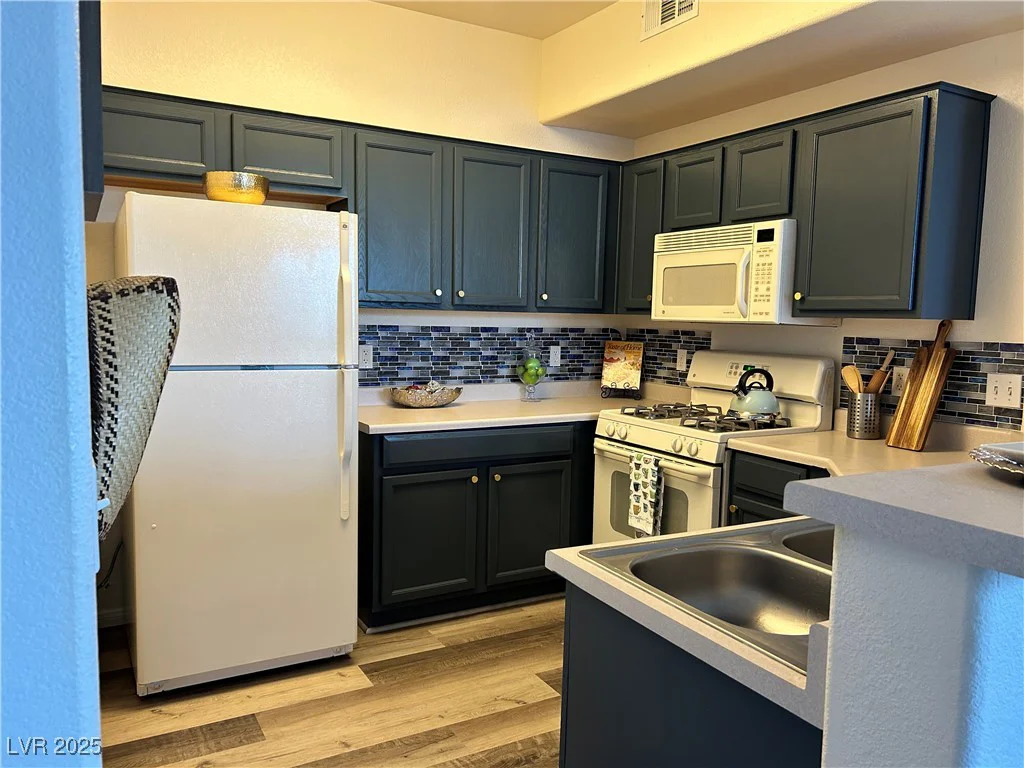5855 Valley, North Las Vegas, NV 89031