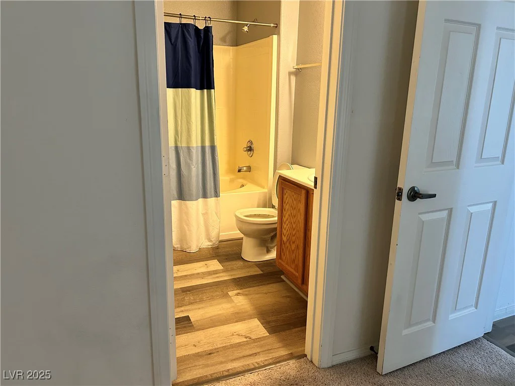5855 Valley, North Las Vegas, NV 89031