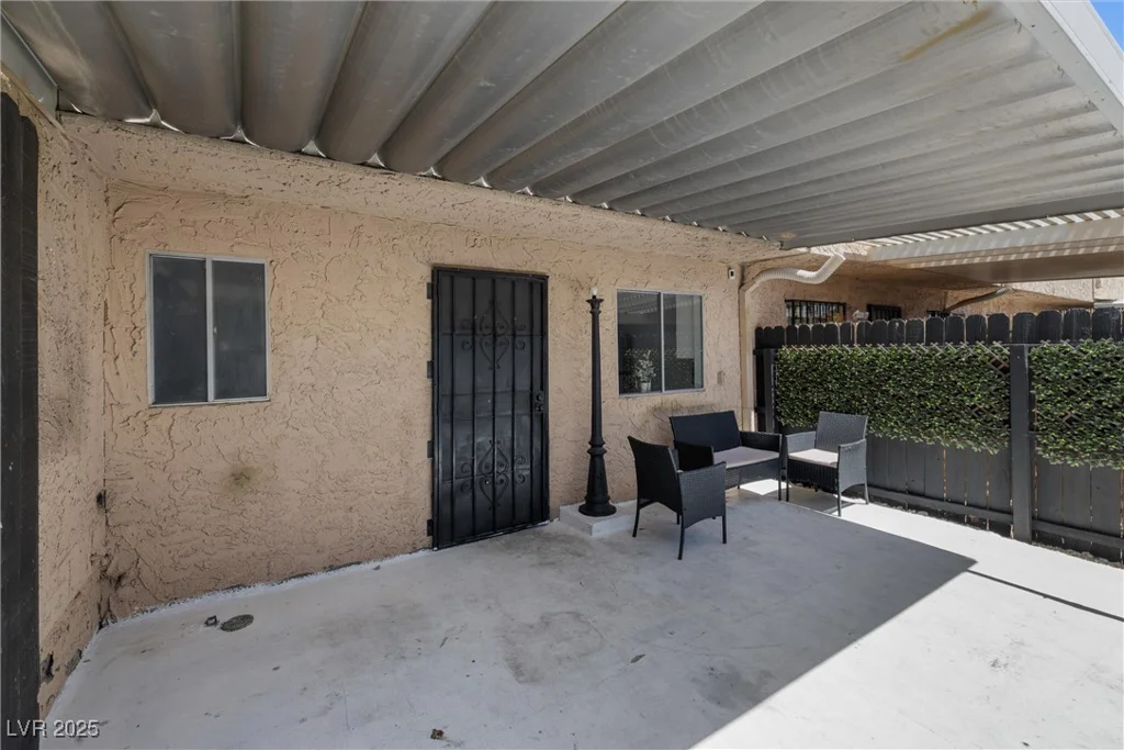 6442 Ironbark, Las Vegas, NV 89107