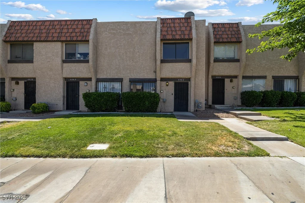 6442 Ironbark, Las Vegas, NV 89107