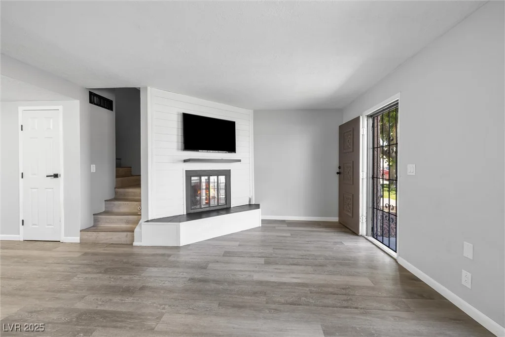 6442 Ironbark, Las Vegas, NV 89107