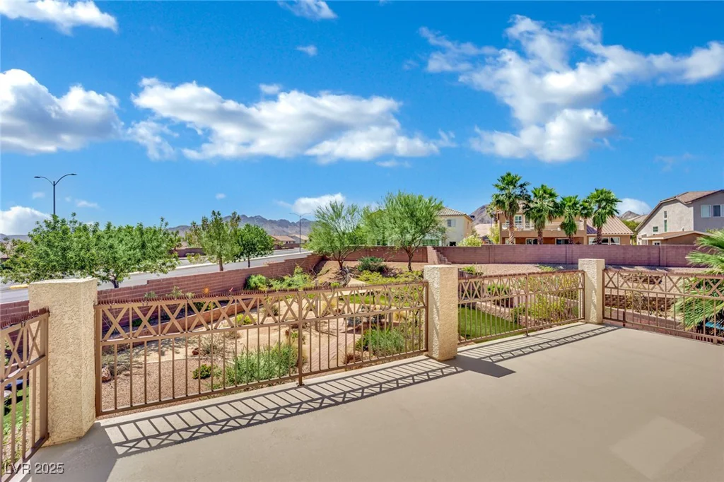15 Imposing Knoll, Henderson, NV 89002