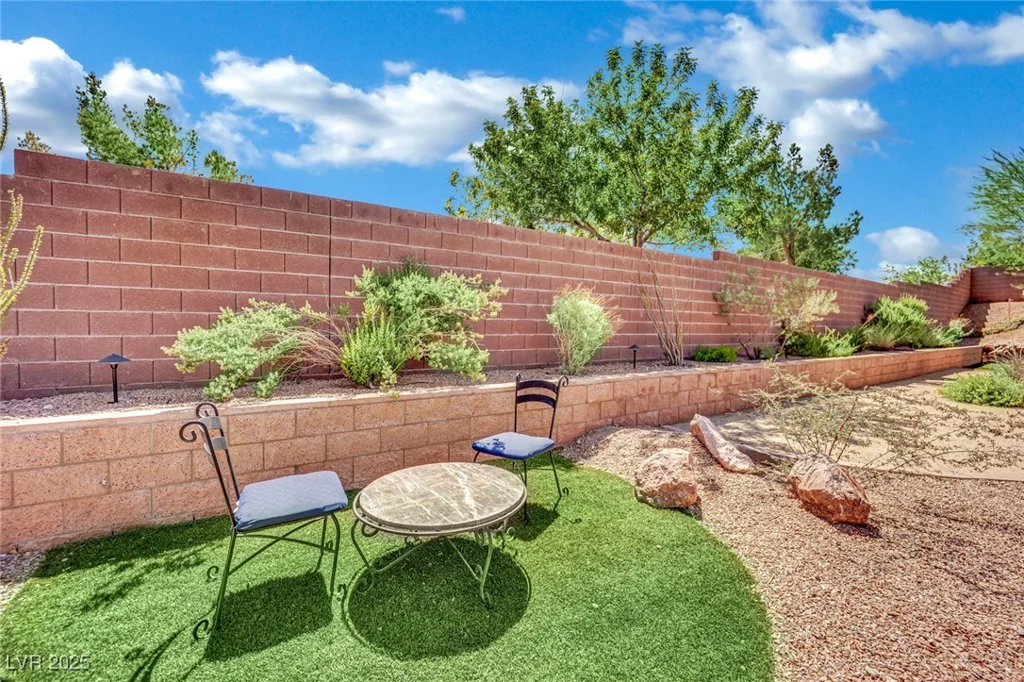 15 Imposing Knoll, Henderson, NV 89002