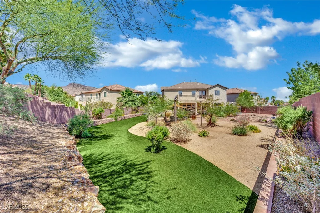 15 Imposing Knoll, Henderson, NV 89002