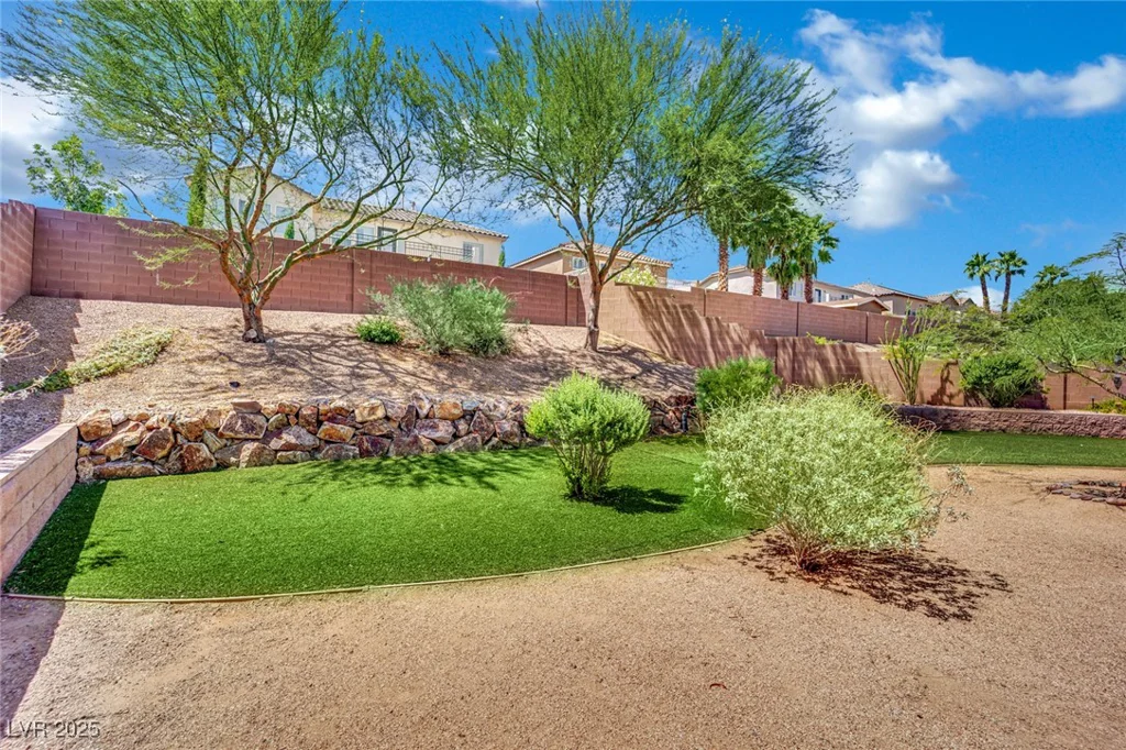 15 Imposing Knoll, Henderson, NV 89002