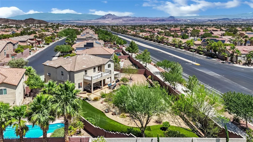 15 Imposing Knoll, Henderson, NV 89002