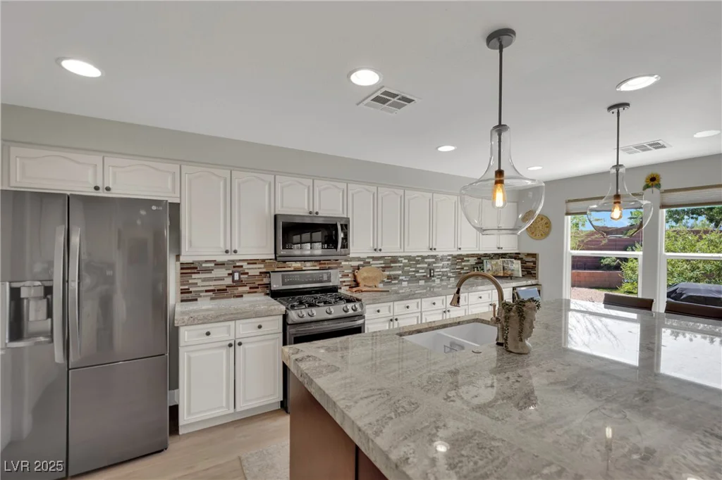 15 Imposing Knoll, Henderson, NV 89002