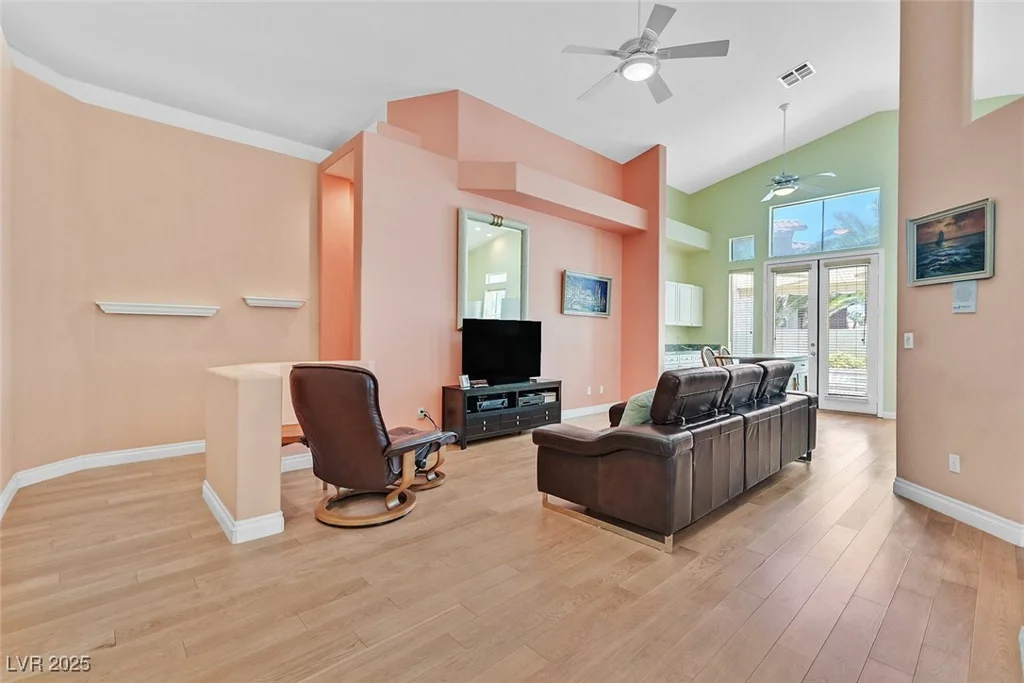 4724 Stavanger, Las Vegas, NV 89147