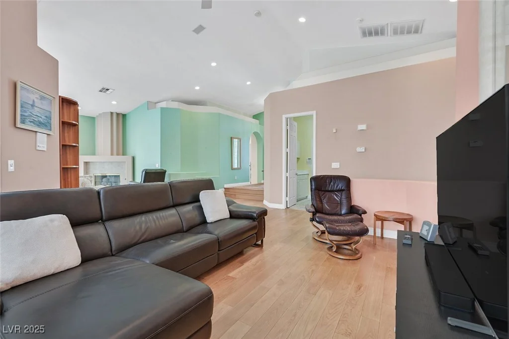 4724 Stavanger, Las Vegas, NV 89147