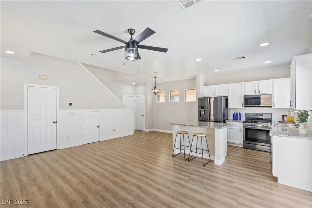 6525 Raven Hall, North Las Vegas, NV 89084
