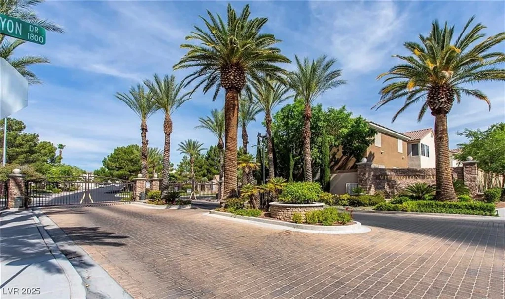 1812 Warrenville, Las Vegas, NV 89117
