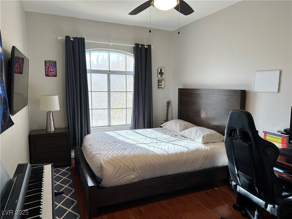 1812 Warrenville, Las Vegas, NV 89117