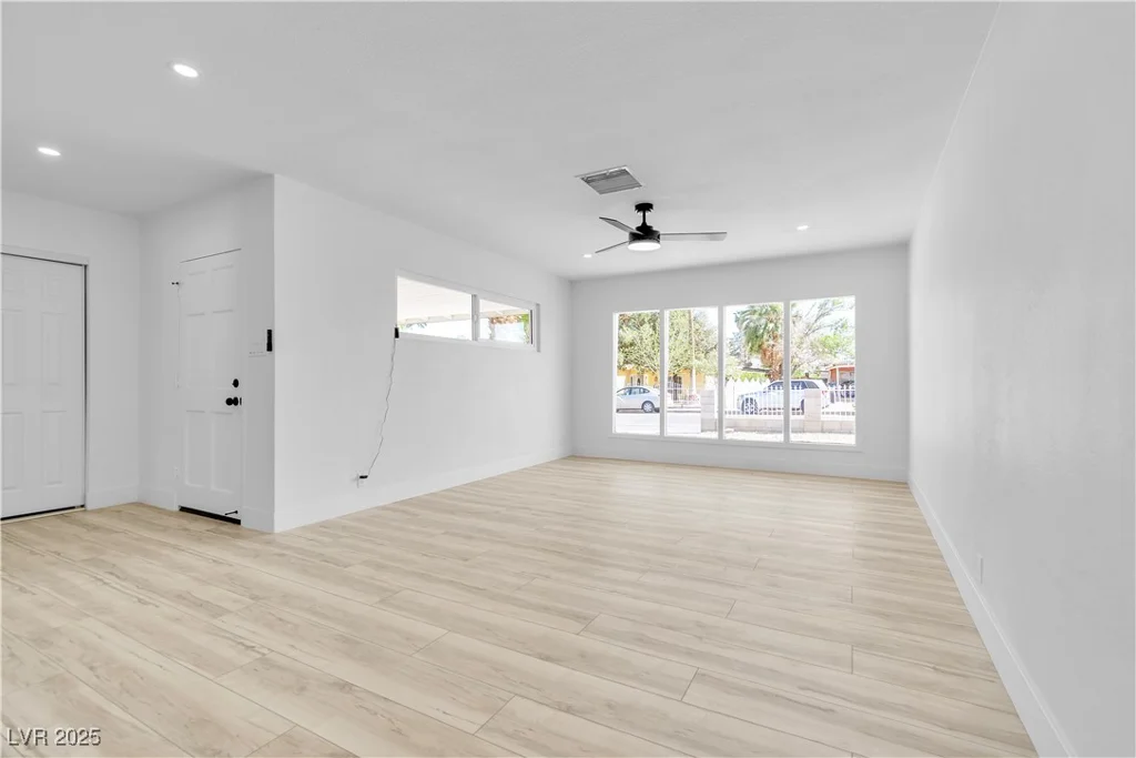 2105 Berkley, Las Vegas, NV 89101