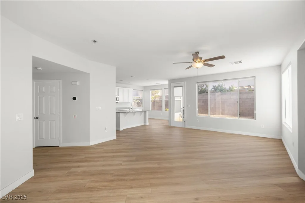 323 Harpers Ferry, Las Vegas, NV 89148