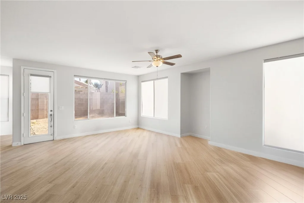 323 Harpers Ferry, Las Vegas, NV 89148