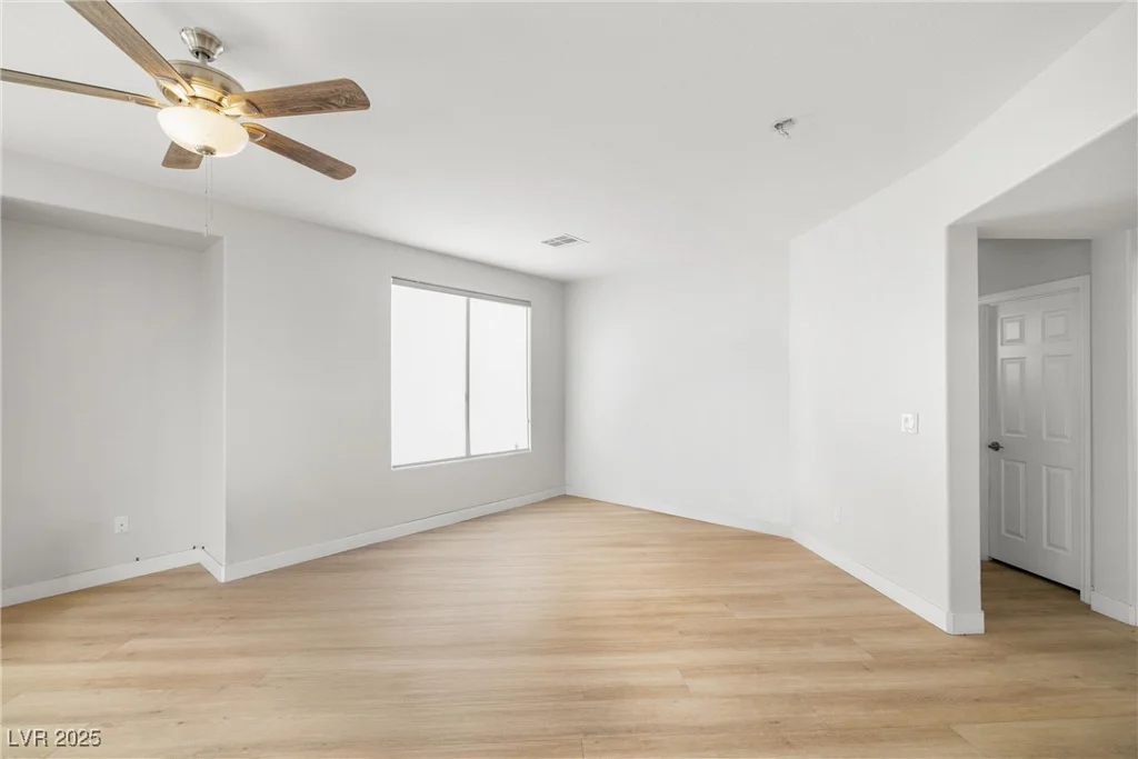 323 Harpers Ferry, Las Vegas, NV 89148