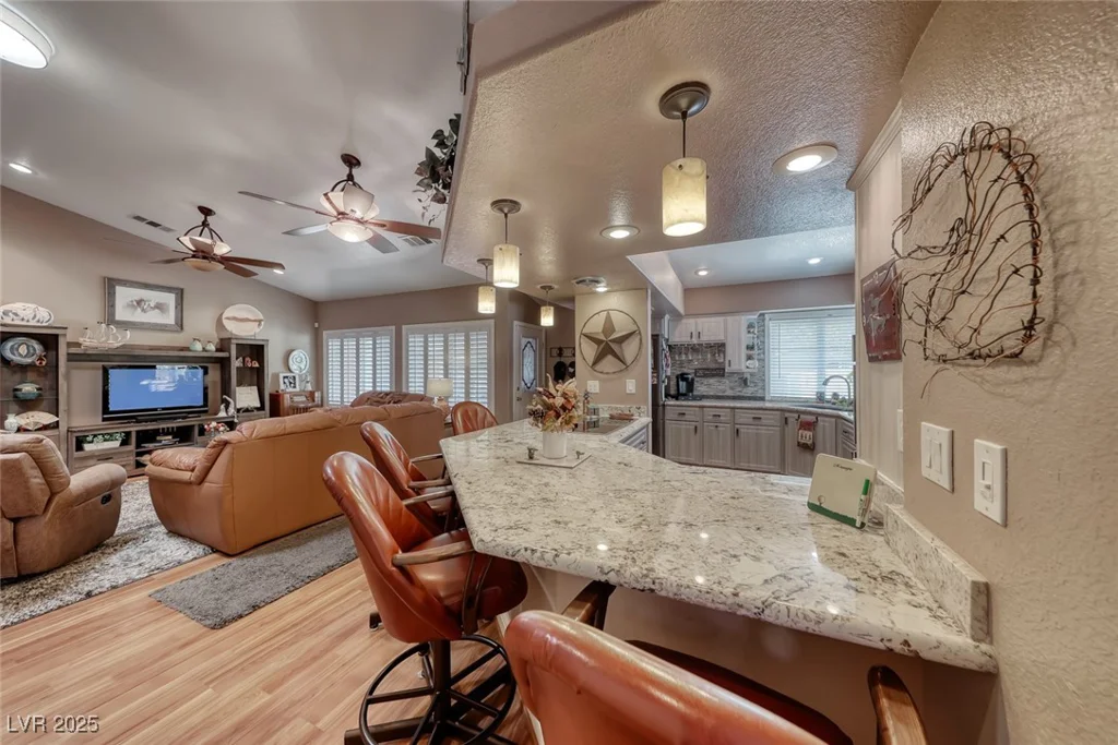 4045 Chieftain, Las Vegas, NV 89129