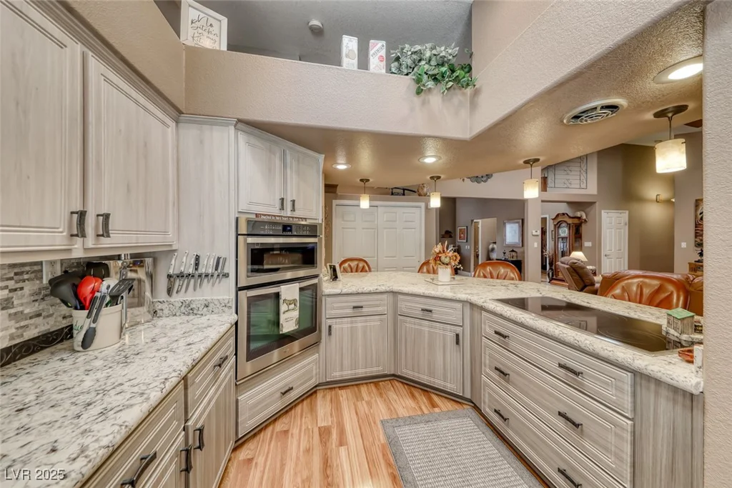 4045 Chieftain, Las Vegas, NV 89129