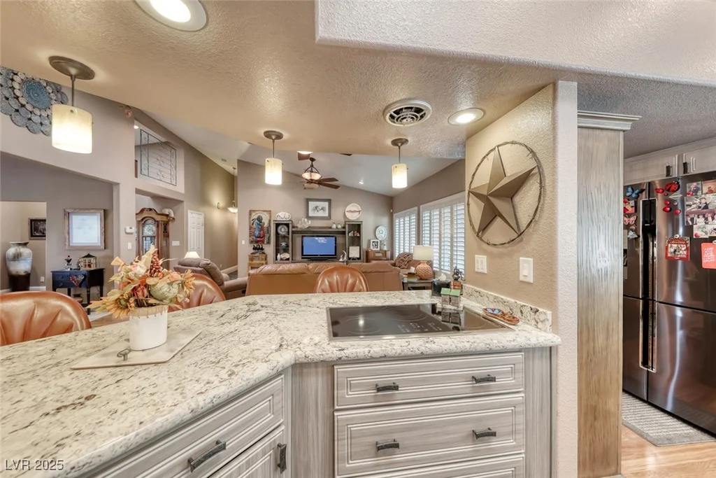 4045 Chieftain, Las Vegas, NV 89129