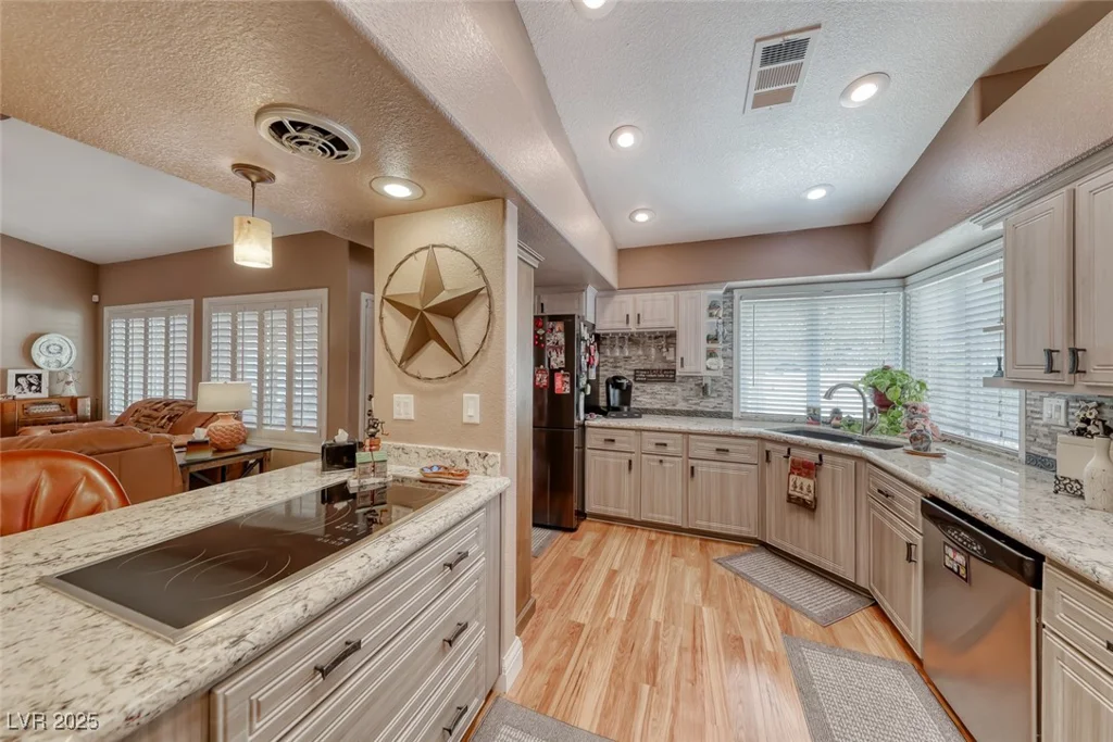4045 Chieftain, Las Vegas, NV 89129