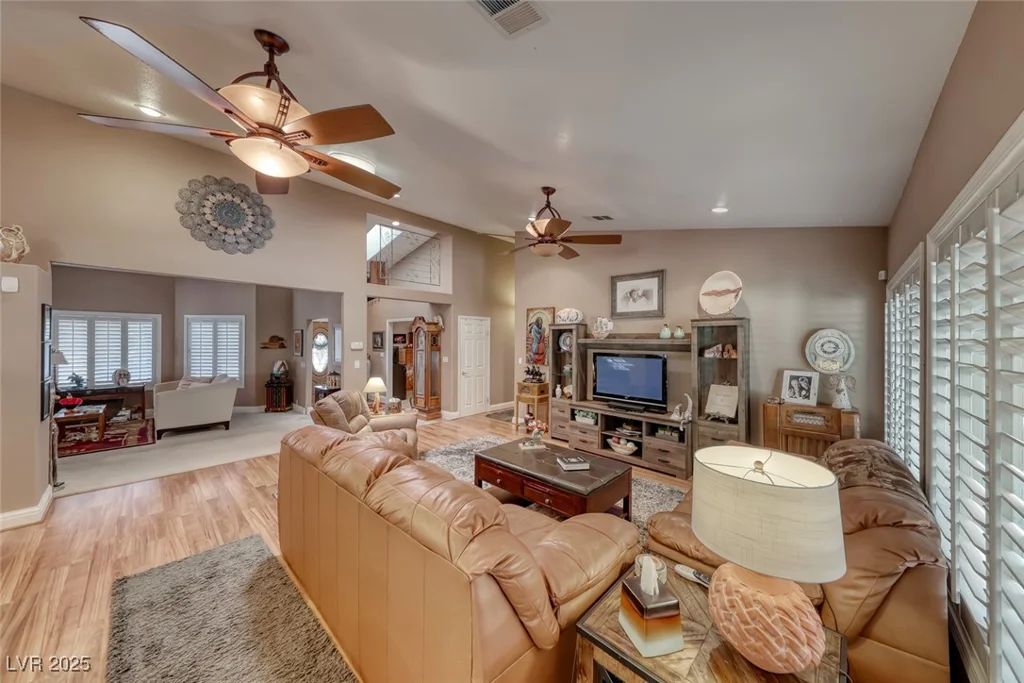 4045 Chieftain, Las Vegas, NV 89129