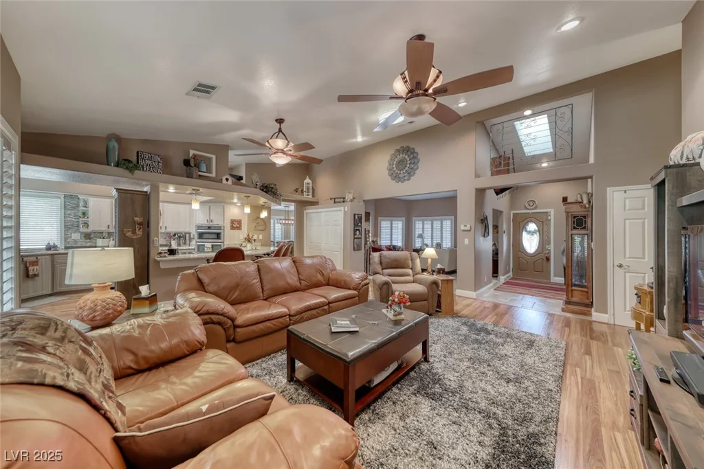 4045 Chieftain, Las Vegas, NV 89129