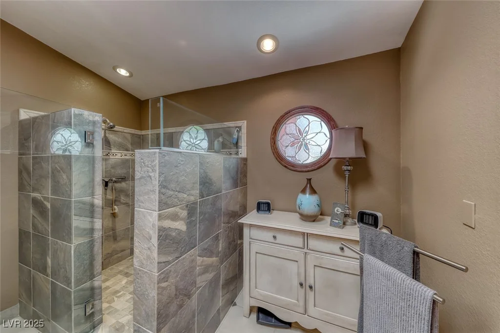4045 Chieftain, Las Vegas, NV 89129