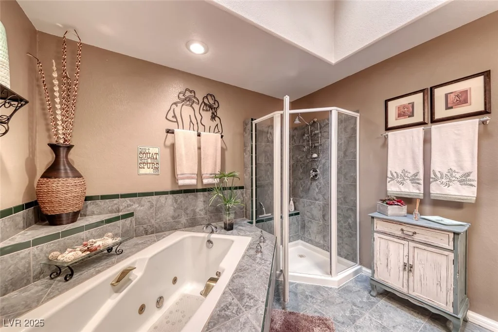 4045 Chieftain, Las Vegas, NV 89129