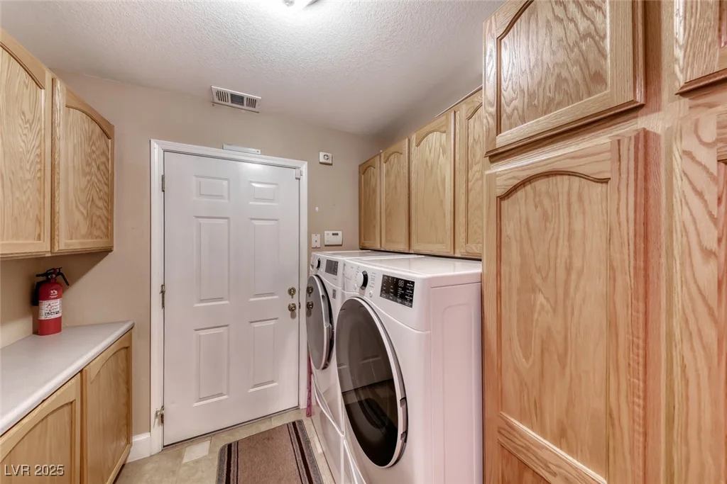 4045 Chieftain, Las Vegas, NV 89129