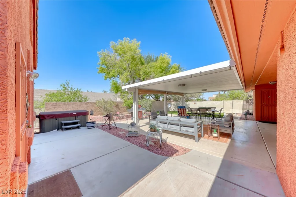 4045 Chieftain, Las Vegas, NV 89129