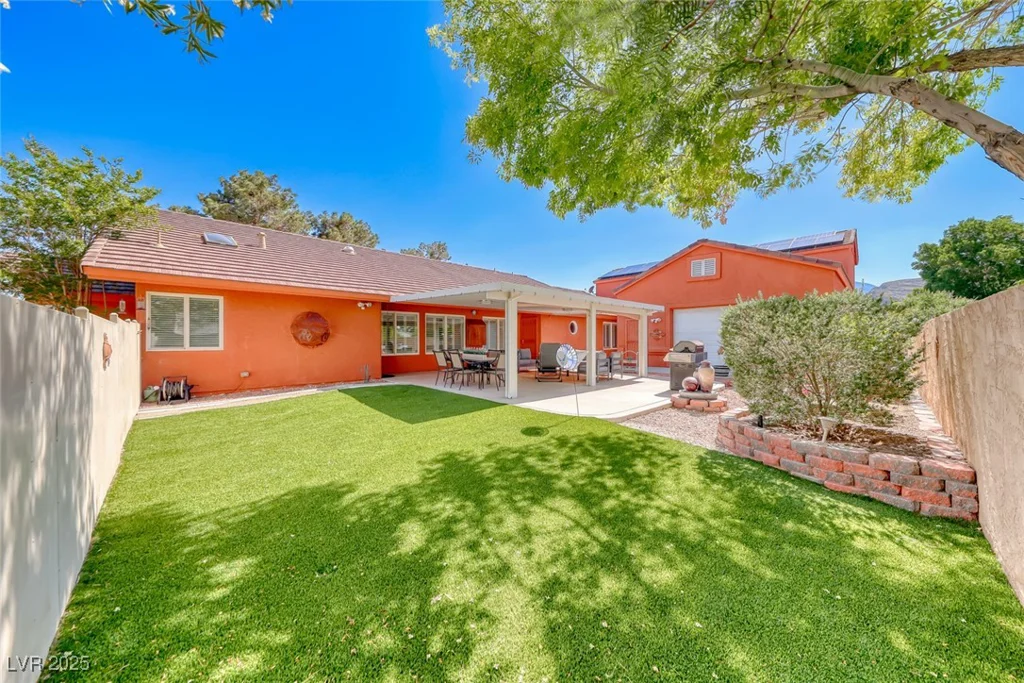 4045 Chieftain, Las Vegas, NV 89129