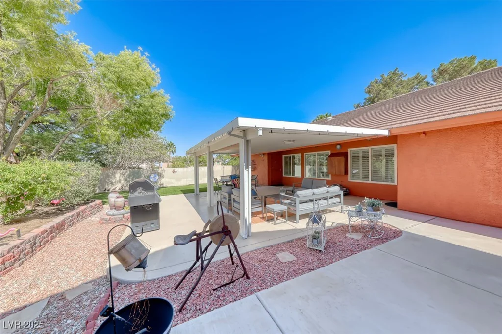 4045 Chieftain, Las Vegas, NV 89129